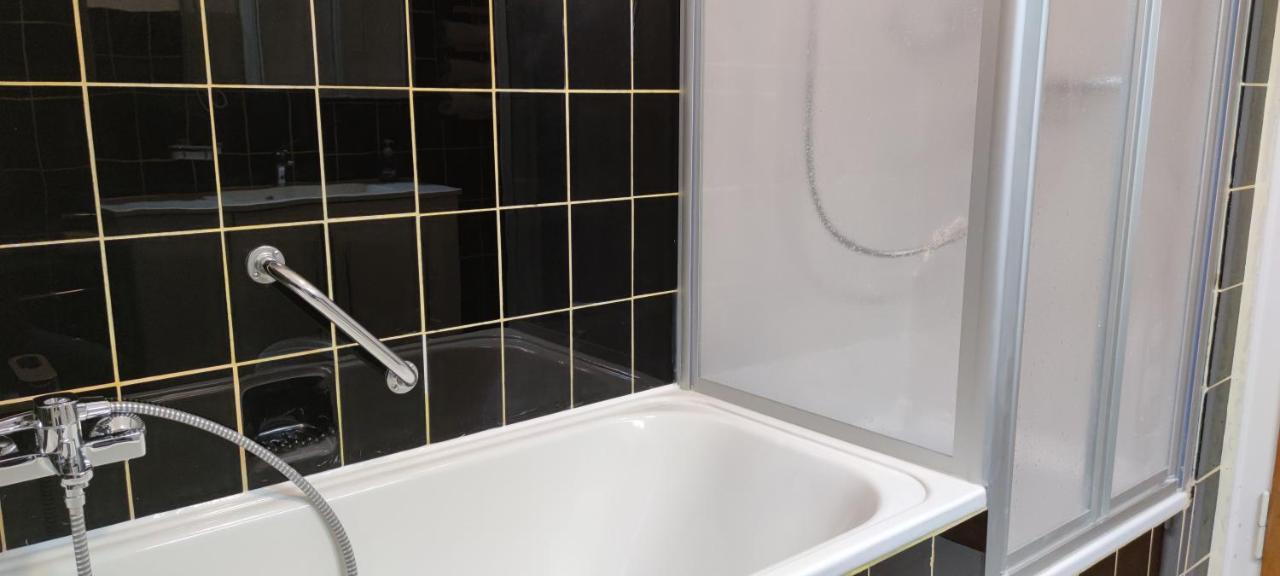Schoene Und Optimal Gelegene Wohnung Og Weisskirchen Экстерьер фото