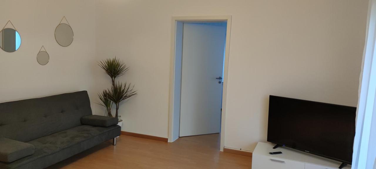Schoene Und Optimal Gelegene Wohnung Og Weisskirchen Экстерьер фото